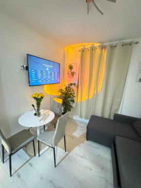one bedroom flat 2nd floor Victoria